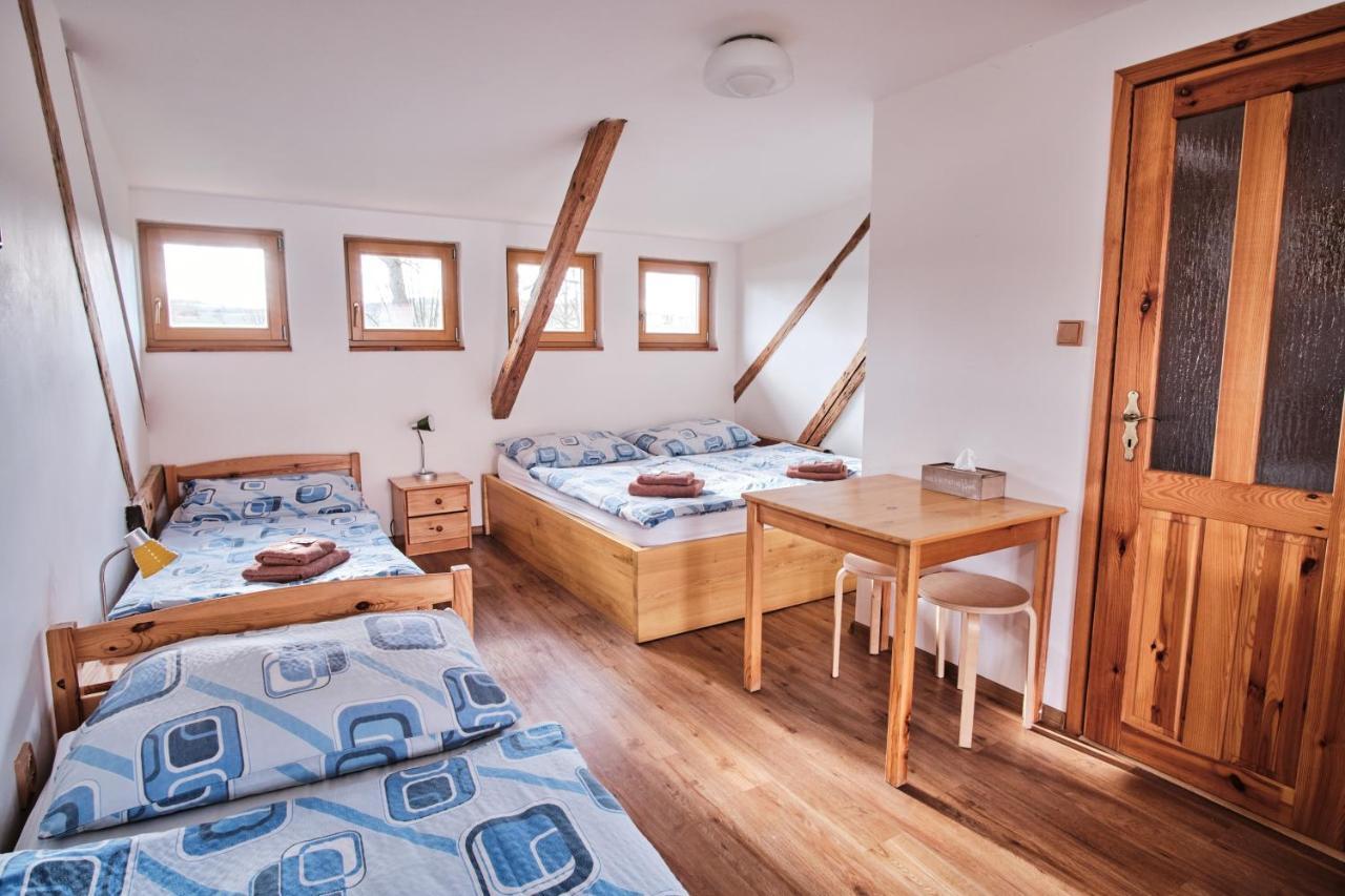 Strnadovsky Mlyn Hotell Jesenice  Eksteriør bilde