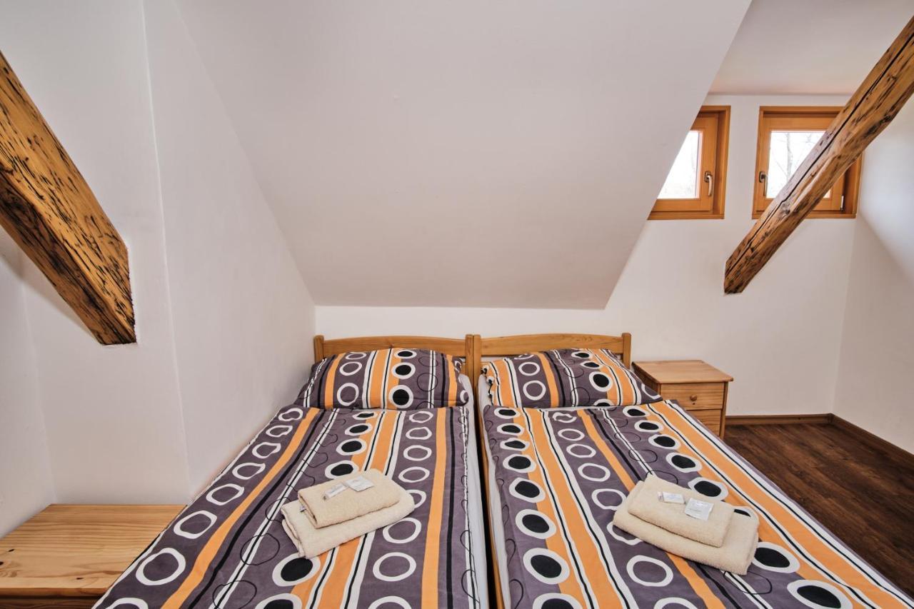 Strnadovsky Mlyn Hotell Jesenice  Eksteriør bilde
