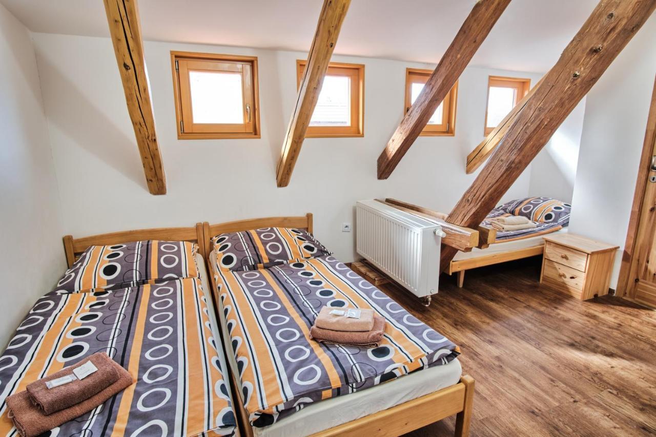 Strnadovsky Mlyn Hotell Jesenice  Eksteriør bilde